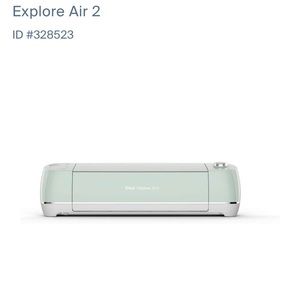 Cricut Explore Air 2 Bundle including Cricut Easy Press Mini